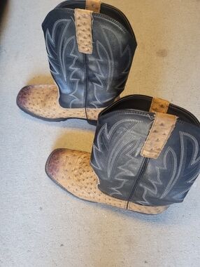 Two-Tone Ostrich Leather Western Cowboy Boots - Black & Tan